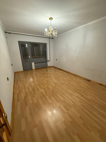 Помещения свободного назначения: 4 комнаты, 100 м², 106 серия улучшенная, 1 этаж, Евроремонт