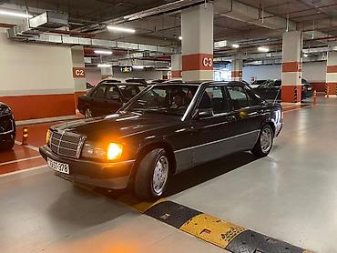 190 buferi: Mercedes-Benz 190 (W201): 1.8 l | 1992 il Sedan — 10