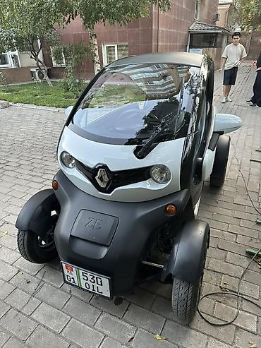 byd e1: Renault Twizy: 2019 г., Автомат, Электромобиль, Купе — 1