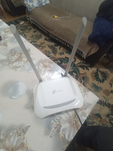 сайма телеком вай фай роутер: TP-Link Wi‑Fi router - Brend/model: TP-Link (2 antenalı ağ rəngli