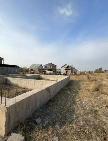 продаю дом в караколе в рассрочку: 5 соток, Курулуш, Сатып алуу-сатуу келишими