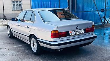 bmw 5 series e34: BMW 5 Series E34, седан, серебристый цвет. Основные характеристики: - — 3