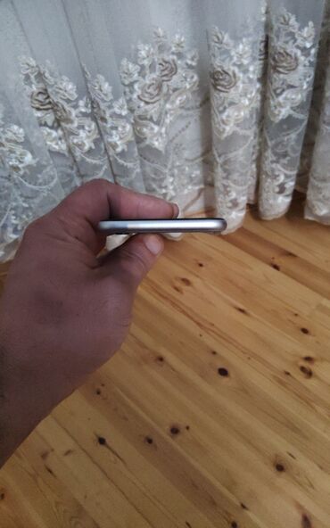 iphone xr 2: IPhone 6, 16 GB, Barmaq izi