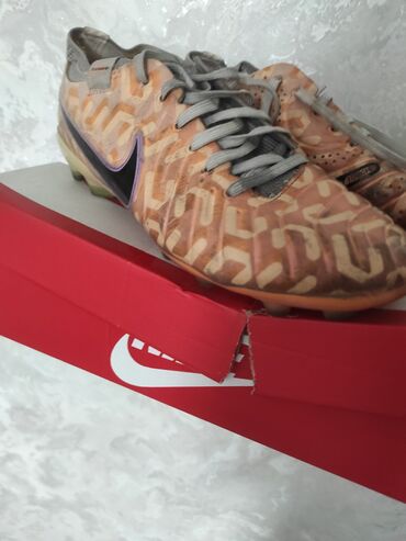 Бутсы: Nike Tiempo Legend 10
