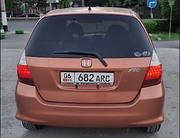 camry 2020: Honda Fit: 2005 г., 1.3 л, Автомат, Бензин, Хэтчбэк — 5