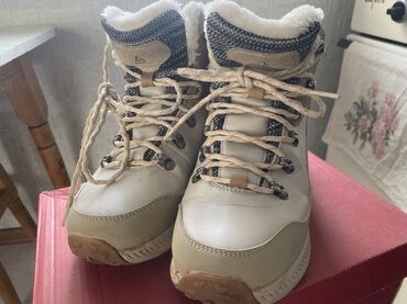 Ботинки и ботильоны: Humtto ботинки Размер 38 
3500с — 13