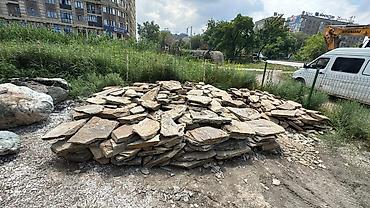 Галька: Плитняк и валуны для ландшафта - Натуральный камень-плитняк слоистыми — 3