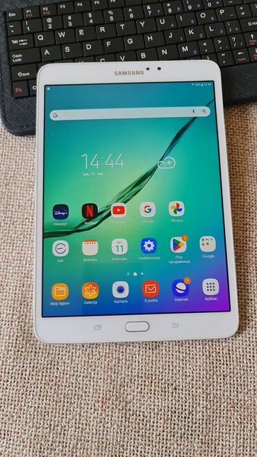 Tableti: Samsung Galaxy Tab A – 8.0 inča, beli + futrola sa tastaturomI jos — 4