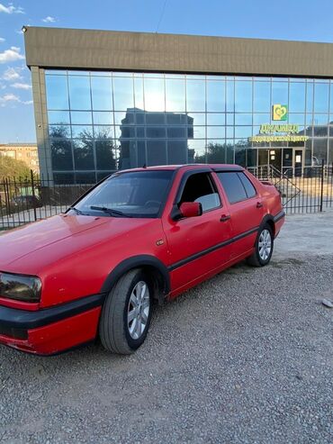 Volkswagen: Volkswagen Vento: 1997 г., 1.8 л, Механика, Газ, Седан