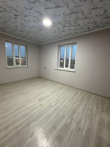Үйлөр: Баш-булак Ожор айлынан 4 болмолуу Жаны салынган уй сатылат. ✅ 5 сотик — 6