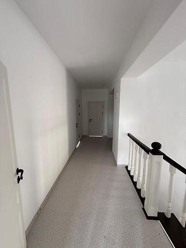 Долгосрочная аренда домов: 240 м², 8 комнат — 13