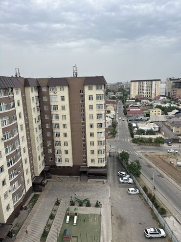 продажа домов токмок: Сдаётся трёх комнатная квартира есть ещё сушилка в центр город правда