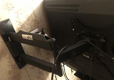 некая: Продаю телевизор Toshiba 32", пульт прилагается, ножки у телевизора — 3