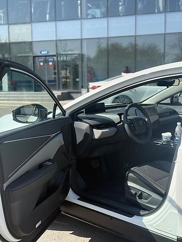 Продажа авто: Toyota bZ5: 2026 г., Электромобиль, Хэтчбэк — 10