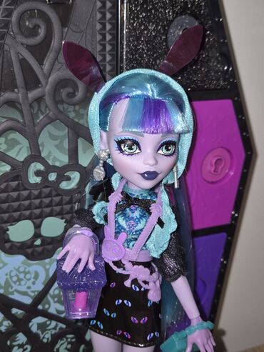 купить куклу монстер хай: Twyla Monster High g3. İdeal veziyyetdedi, butun aksesuarlari ile