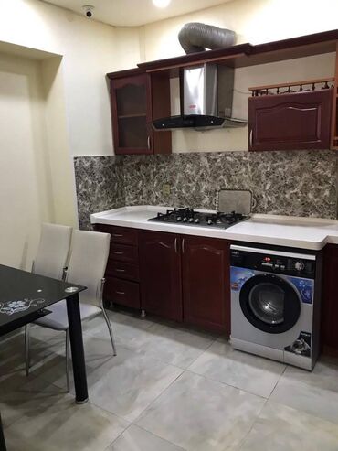 Digər kommersiya daşınmaz əmlakı: Nizami metrosunun yaxınlığında 1-ci mərtəbəsində yerləşən təmirli — 19