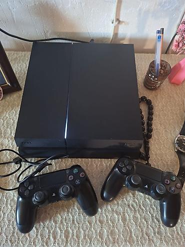 İdeal super vəziyyətdə demək olarki təzədir.Sony PlayStation 4 (PS4) lalafo.az -da İdeal super vəziyyətdə demək olarki təzədir.Sony PlayStation 4 (PS4)