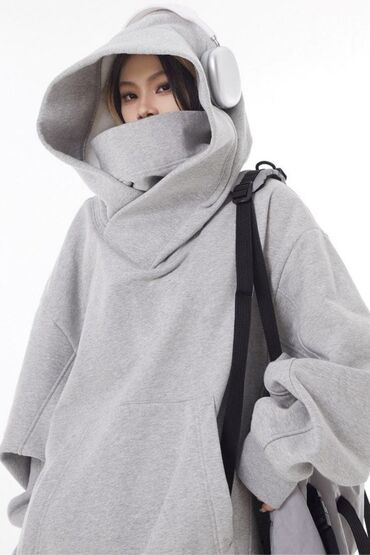 Толстовки, худи: Женская верхняя швея универсал стаж работы 29 лет 1) Серый худи с — 1