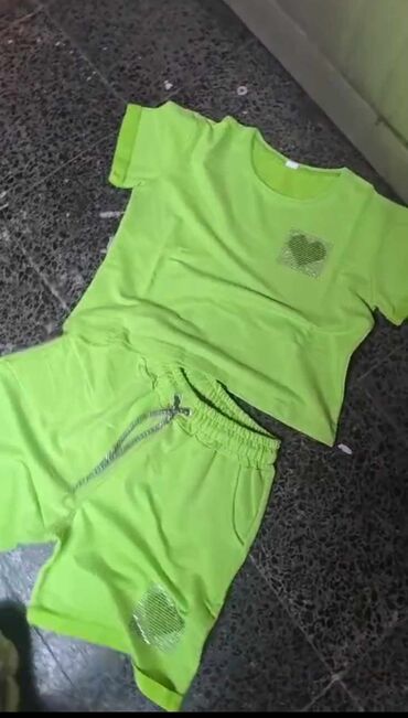 marama sa dukatima: Kompleti sa cirkonima
s,m,l,xl
2400