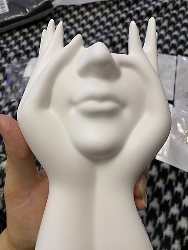 Наборы украшений: Набор аксессуаров и брелоков Состав: - Металлическая брошь в виде — 6