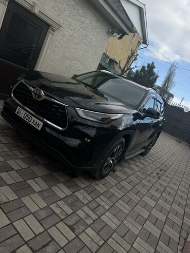 продаю или меняю на дом: Срочно Черный внедорожник Toyota Highlander с тонированными стеклами