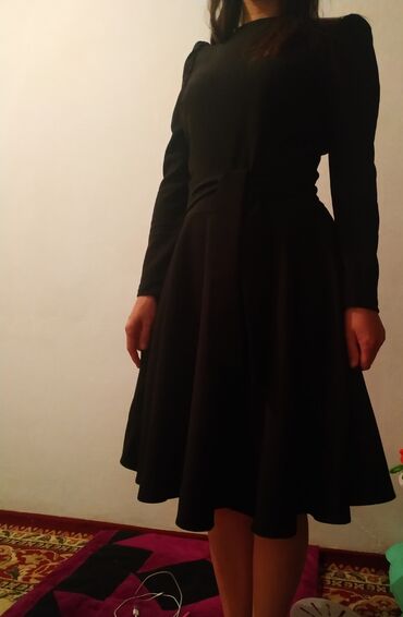 чёрное платье с блестками: M (EU 38)