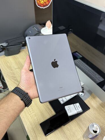 ipad air чехол: IPad 8 / 2020 / 32GB / Space Grey Ela veziyyetdedi. En son 18.5 ios