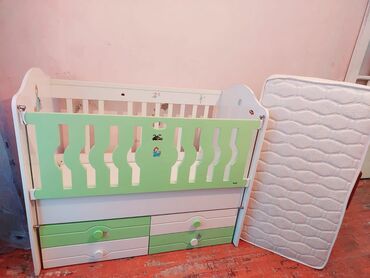 Beşiklər: Oğlan və qız üçün, İşlənmiş, Beşik, Matras ilə
