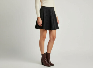 rozkloszowane spódnice czarne: Women`s skirt, size S