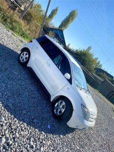 Toyota: Toyota ist: 2002 г., 1.3 л, Автомат, Бензин, Хэтчбэк