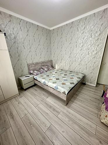 Продажа квартир: 2 комнаты, 52 м², Ак-Эмир рынок 106 серия, 8 этаж, Старый ремонт — 5