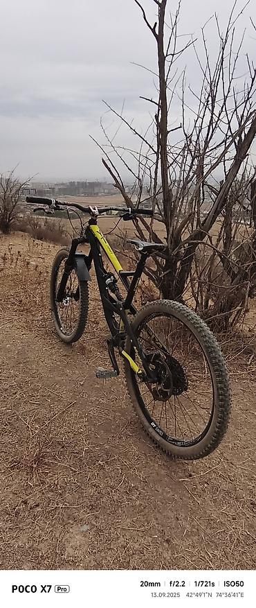 Горные велосипеды: YT Capra 27.5, L'ка Вилка: RockShox Yari, 160 mm, воздушка Аморт — 9