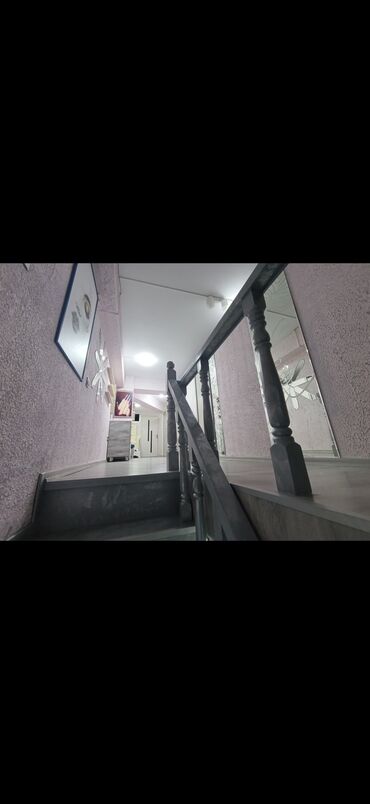 Digər kommersiya daşınmaz əmlakı: Gözəllik salonu əşyalar daxil hər şeyi ilə arendaya verilir. Ətraflı — 8