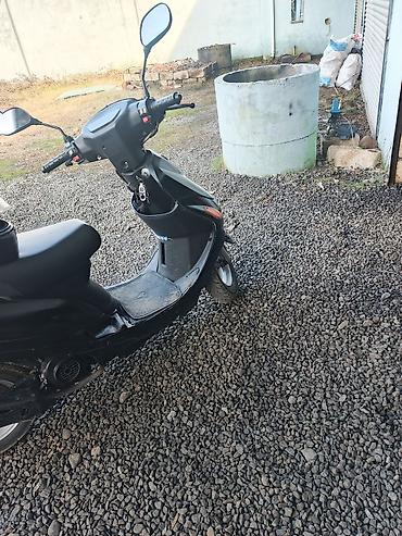 Mopedlər,skuterlər: Qara rəngli şəhər skuter - Rəng: qara - Kuzov tipi: şəhər — 5