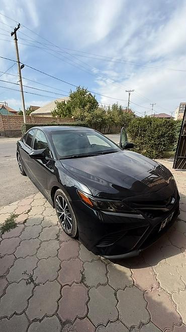 Toyota Camry: 2018 г., 2.5 л, Автомат, Гибрид, Седан