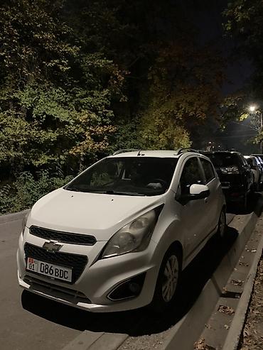 малолитражные авто: Chevrolet Spark: 2014 г., 1 л, Автомат, Газ, Хэтчбэк — 2
