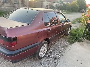 пл: Volkswagen Vento: 1994 г., 1.8 л, Механика, Бензин, Седан — 2