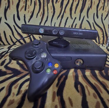 беспроводной пульт дистанционного управления: Игровая консоль Xbox 360 с Kinect Комплектация: - Консоль Xbox 360