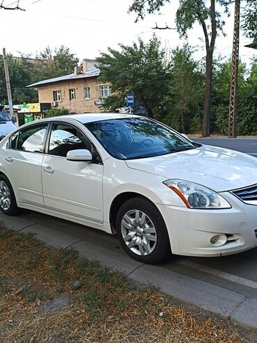 Nissan: Nissan Altima: 2010 г., 2.5 л, Вариатор, Бензин, Седан