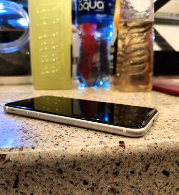 iphone 3: IPhone SE 2020, Б/у, 64 ГБ, Белый, Защитное стекло, 93 %