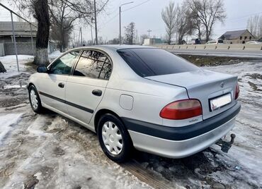 Toyota: Toyota Avensis: 2001 г., 1.6 л, Механика, Бензин, Седан