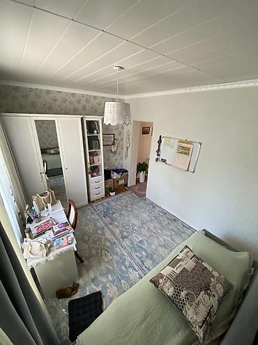 Продажа коттеджей и домов: 🏡 Абдан жакшы жерде жайгашкан ушул үй сатылат 📍Дареги: ж/м Көк-Жар — 9