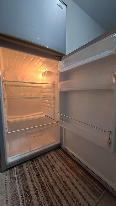 mini refrigerator: Холодильник двухкамерный с верхней морозильной камерой. Б/У — 5