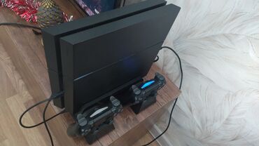 Компьютеры, ноутбуки и планшеты: PS4 Fat madeli 500 yaddaş içinde 45 oyun var soyuducusu pultların