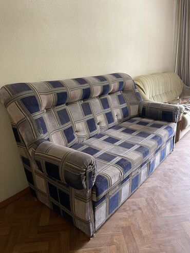 диван с креслами: Диван-кровать, цвет - Бежевый, Б/у