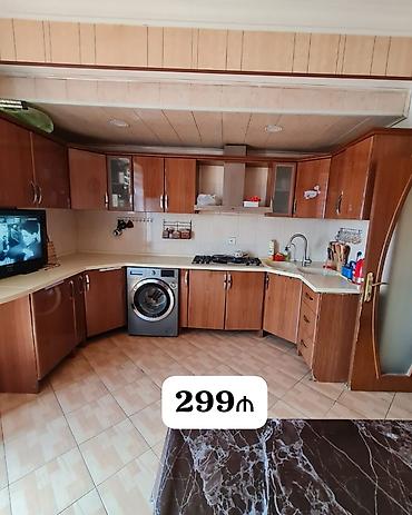 pol seki: 299₼ Mətbəx mebeli – TƏCİLİ SATILIR Ölçü: 2.3 × 3.4 × 1.3 m Üzərində — 1