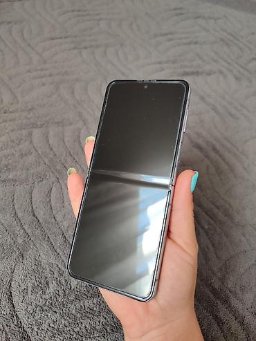 Samsung: Samsun Z Flip 4 8/256 TOP STANJE Telefon je u perfektnom stanju, bez — 8