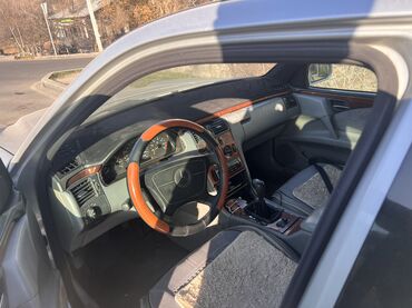 Mercedes-Benz: Mercedes-Benz E-Class: 1998 г., 2.4 л, Механика, Бензин, Седан — 2