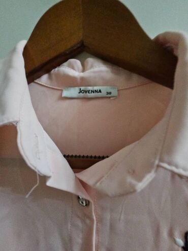 Köynək və bluzalar: Herbiri 3 AZN — 2