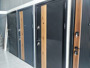 qapı taxta: Mənzillər və ofislər üçün nəzərdə tutulmuş müasir dizaynlı, metal